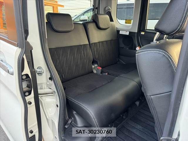 Daihatsu TANTO CUSTOM 2017-09 8210615-19