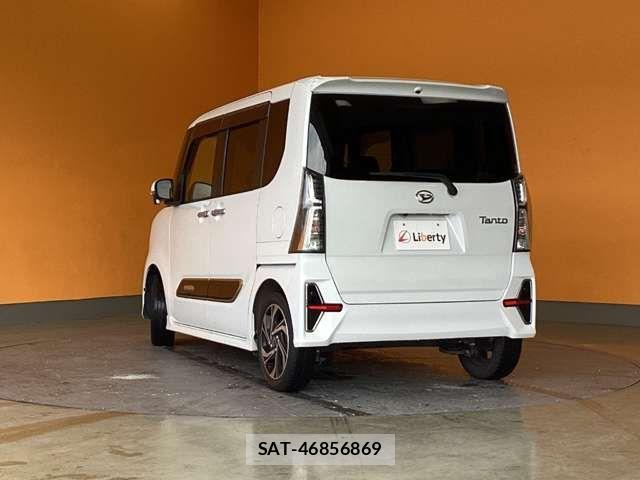 Daihatsu TANTO CUSTOM 2022-02 8369293-8