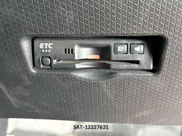 Daihatsu TANTO CUSTOM 2022-12 8369291-5