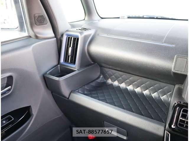 Daihatsu TANTO CUSTOM 2022-03 8415396-22