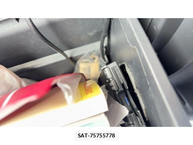 Daihatsu TANTO CUSTOM 2011-05 8438984-12