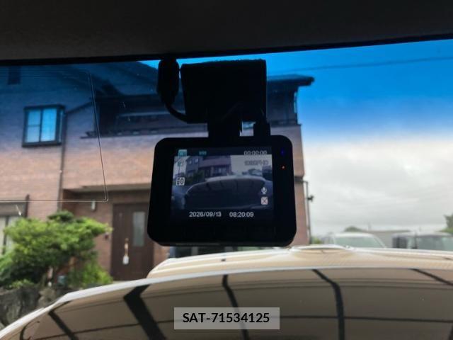 Daihatsu TANTO CUSTOM 2010-11 8832045-17