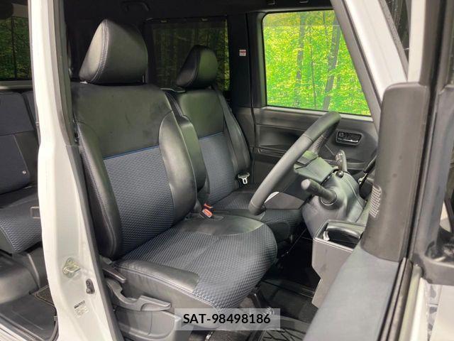 Daihatsu TANTO CUSTOM 2023-04 8831988-7