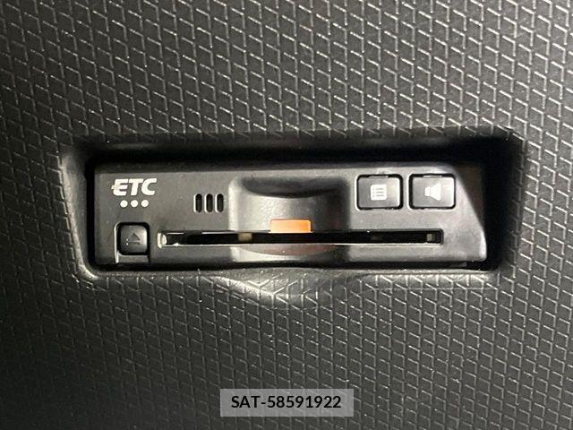 Daihatsu TANTO CUSTOM 2023-02 8831981-7