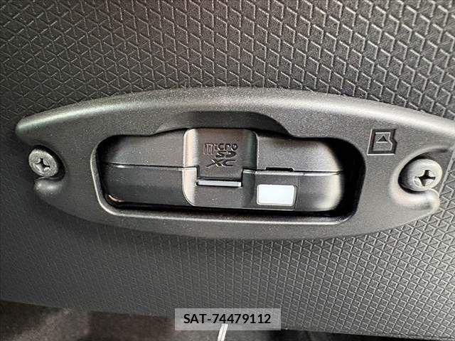 Daihatsu TANTO CUSTOM 2023-11 8831979-26