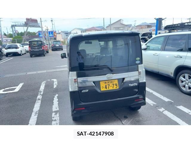 Daihatsu TANTO CUSTOM 2015-01 8872250-1