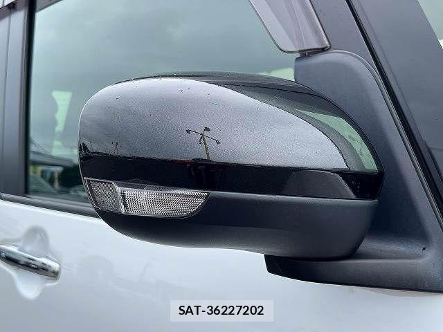 Daihatsu TANTO CUSTOM 2023-06 8882546-8