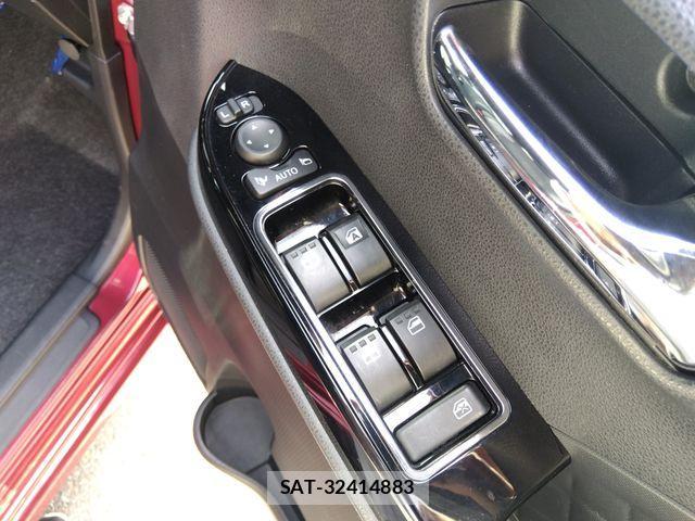 Daihatsu TANTO CUSTOM 2022-04 1103502-17
