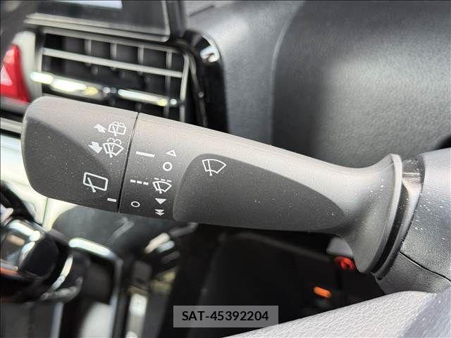 Daihatsu TANTO CUSTOM 2023-06 4395528-29