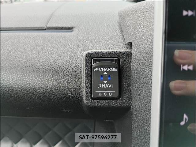 Daihatsu TANTO CUSTOM 2021-12 8317616-17