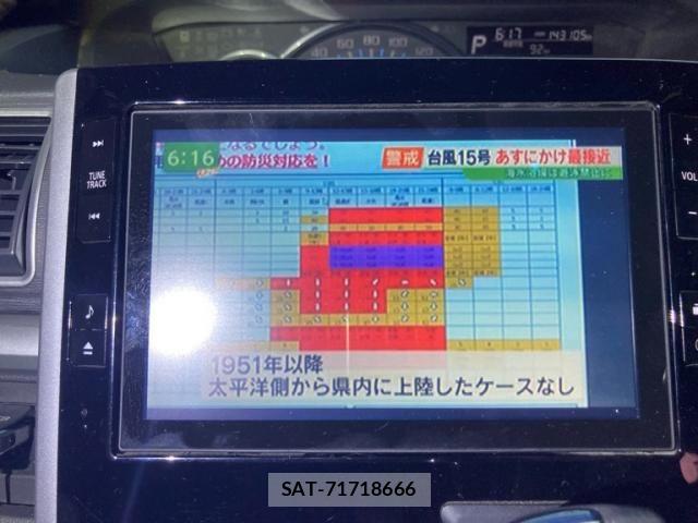 Daihatsu TANTO CUSTOM 2013-12 8372284-24