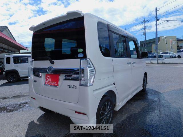 Daihatsu TANTO CUSTOM 2014-02 8884482-3