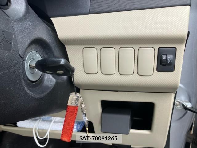 Daihatsu TANTO EXE 2010-03 8102288-18