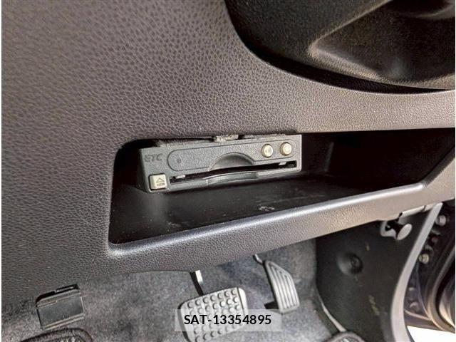 Daihatsu TANTO EXE 2013-05 7330628-27
