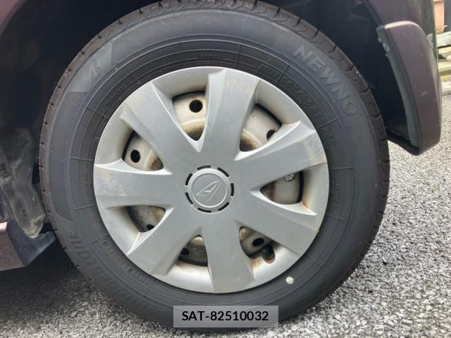 Daihatsu TANTO EXE 2011-05 7330627-9