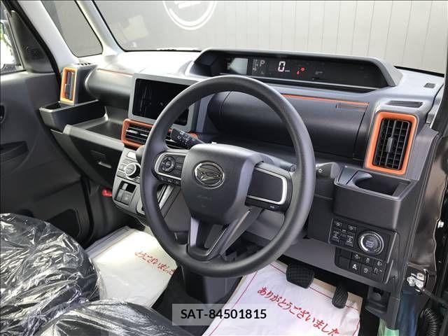 Daihatsu Tanto Fun Cross 2025-10 1476104-13