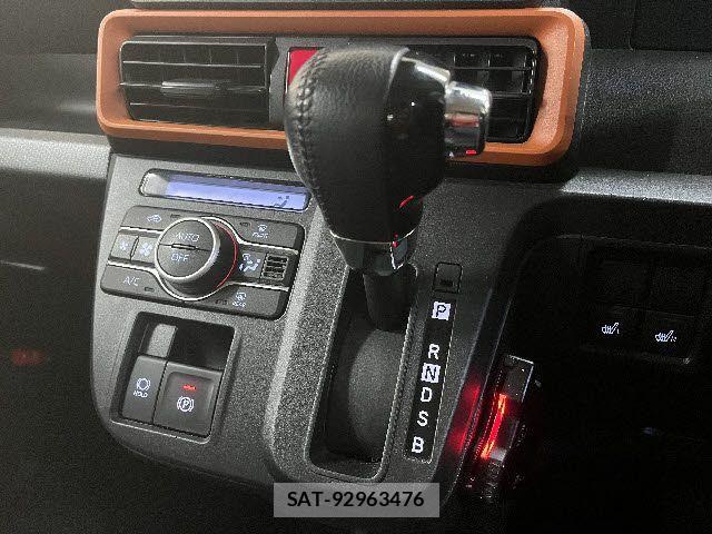 Daihatsu Tanto Fun Cross 2023-11 1829671-19