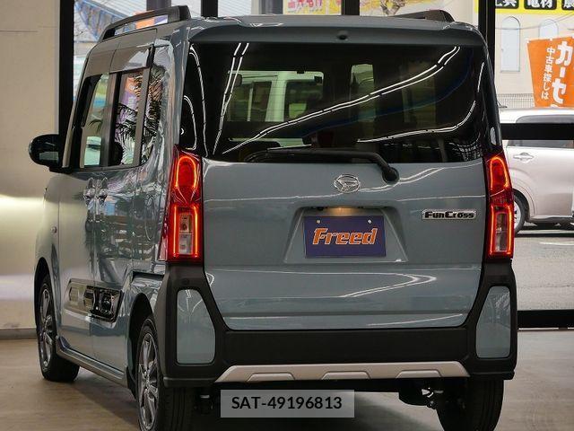 Daihatsu Tanto Fun Cross 2024-10 1906033-9