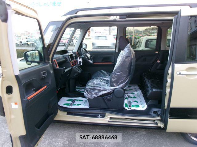 Daihatsu Tanto Fun Cross 2025-10 3910732-27