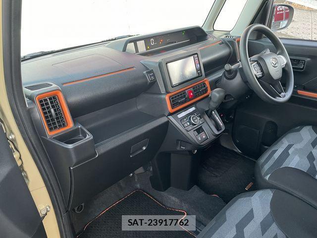 Daihatsu Tanto Fun Cross 2023-01 4050657-4