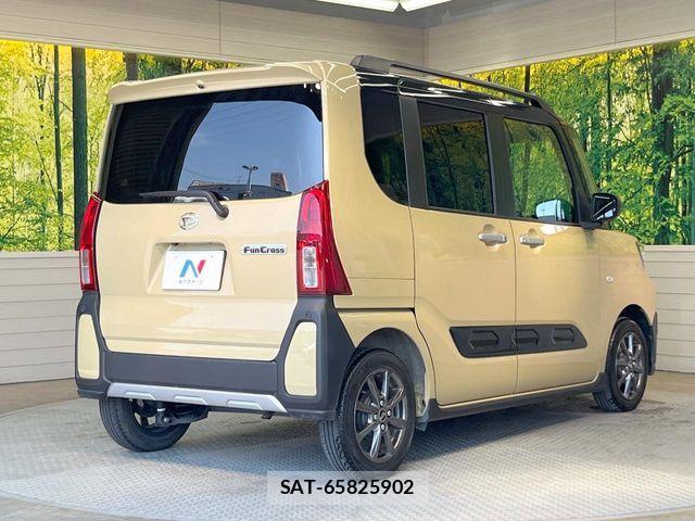 Daihatsu TANTO 2023-10 6306948-16