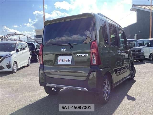 Daihatsu TANTO 2025-10 6914463-4