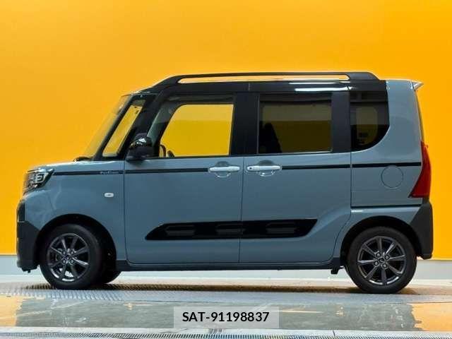 Daihatsu TANTO 2022-10 6914482-9