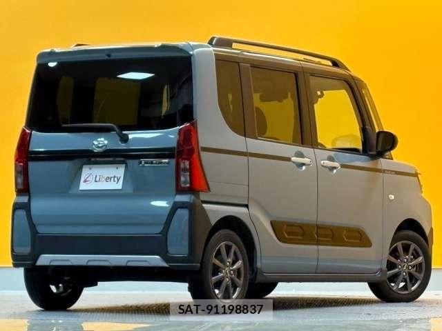 Daihatsu TANTO 2022-10 6914482-12