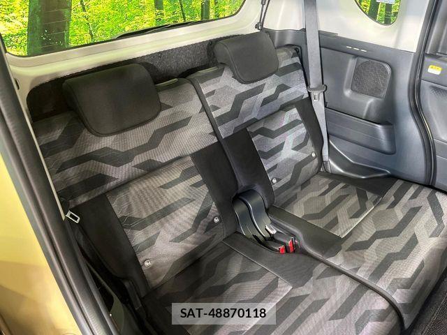 Daihatsu TANTO 2022-10 7226096-8