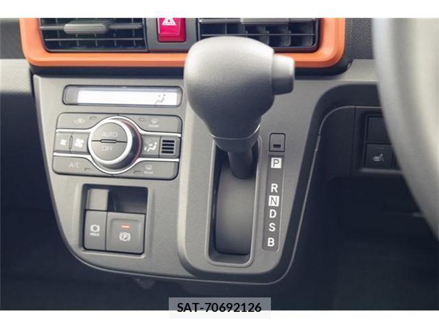 Daihatsu TANTO 2025-04 7226108-9