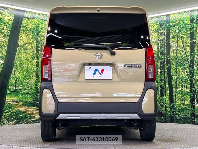 Daihatsu TANTO 2023-09 7458412-15
