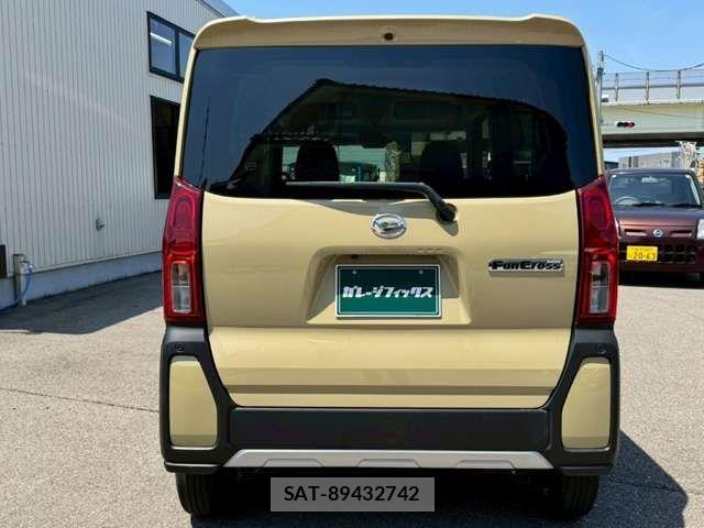 Daihatsu TANTO 2025-01 7458410-7