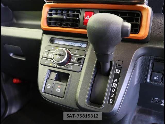 Daihatsu TANTO 2025-10 7458407-10