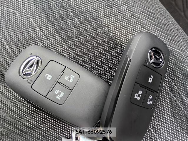 Daihatsu TANTO 2025-11 8102293-28