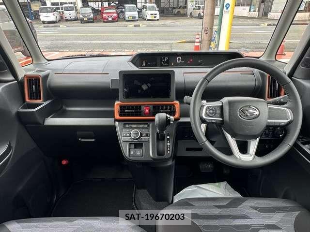 Daihatsu TANTO 2025-09 8210672-9
