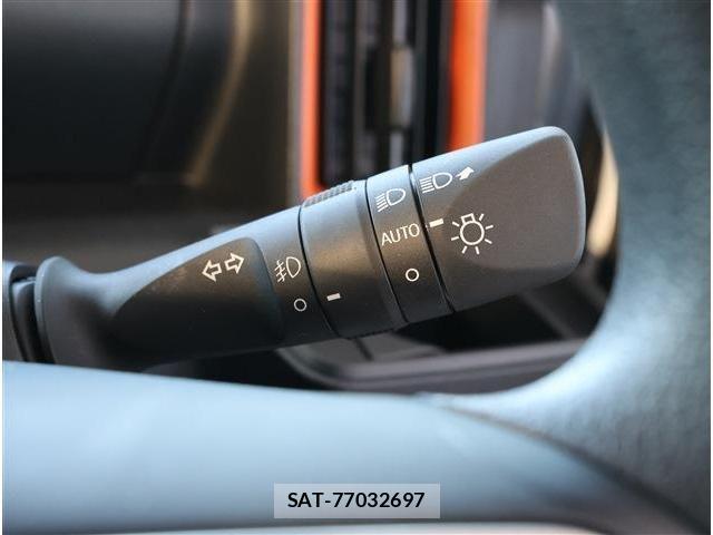 Daihatsu TANTO 2025-11 8317635-26