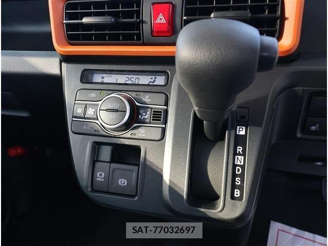 Daihatsu TANTO 2025-11 8317635-6