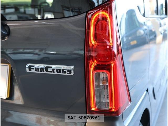 Daihatsu TANTO 2025-11 8317634-24