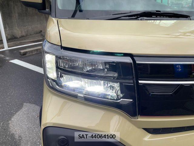 Daihatsu TANTO 2025-03 8335102-11