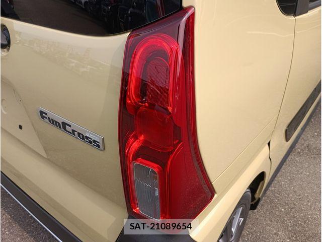 Daihatsu TANTO 2022-11 8338208-20