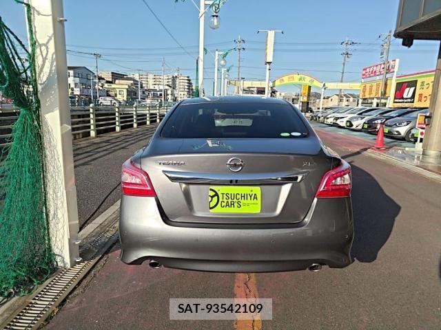 Nissan TEANA 2017-04 4243934-9
