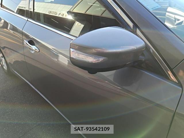 Nissan TEANA 2017-04 4243934-25