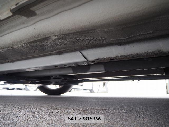Nissan TEANA 2017-02 5880963-22