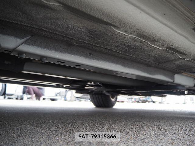 Nissan TEANA 2017-02 5880963-23