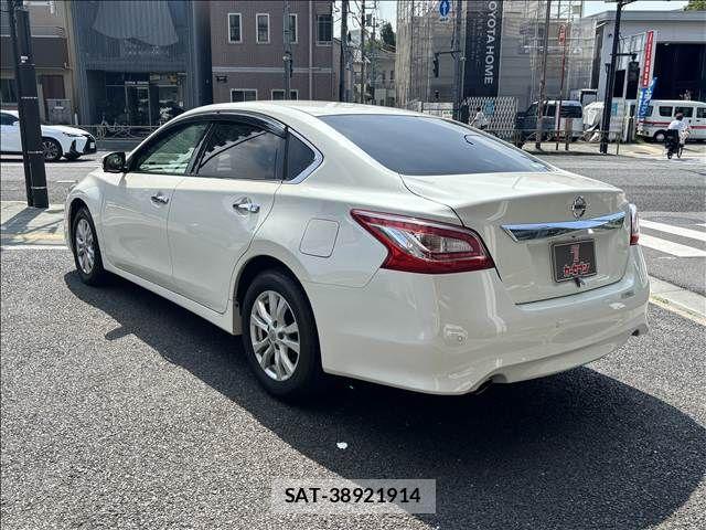 Nissan TEANA 2017-02 8210677-15