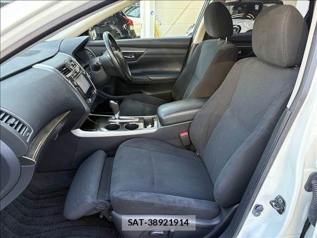 Nissan TEANA 2017-02 8210677-17
