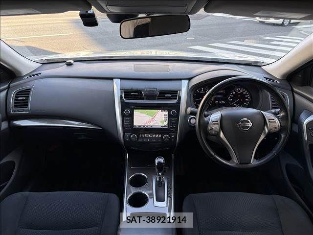 Nissan TEANA 2017-02 8210677-1