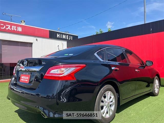 Nissan TEANA 2017-09 8369418-5
