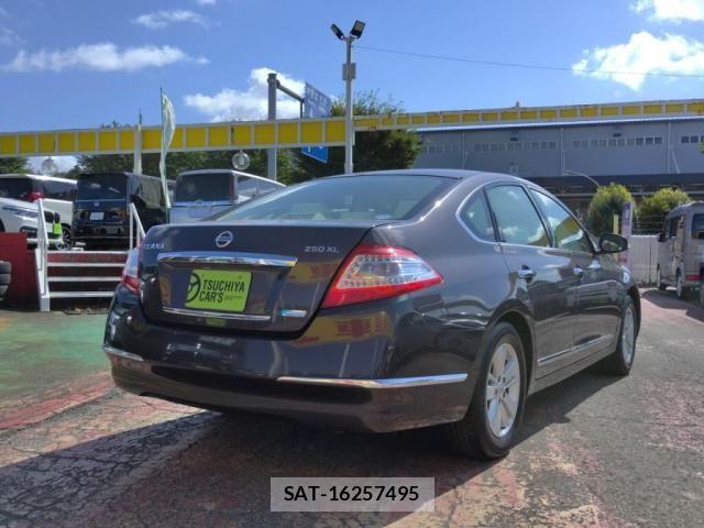 Nissan TEANA 2013-07 8369421-1