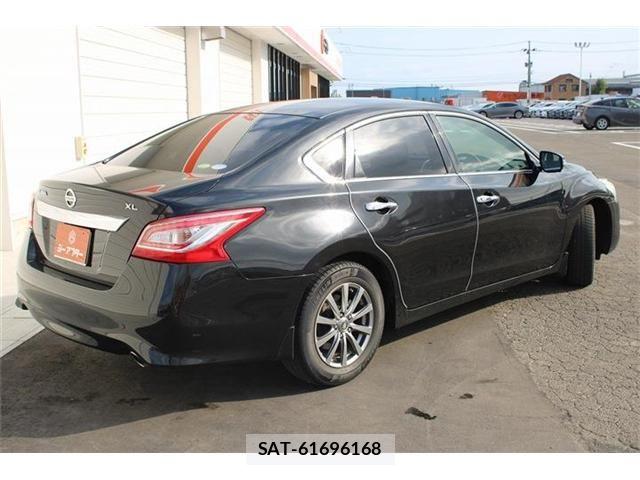 Nissan TEANA 2017-06 8369417-4